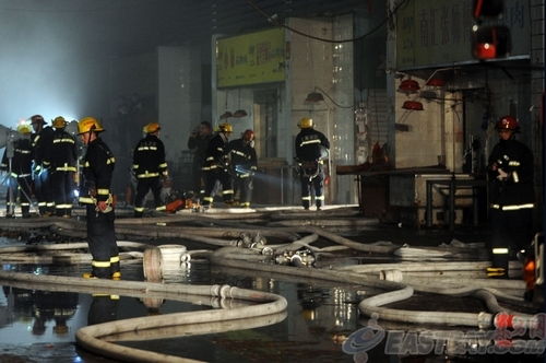 上海最大農產品批發市場突發火災，致6人遇難，安全警鐘再鳴